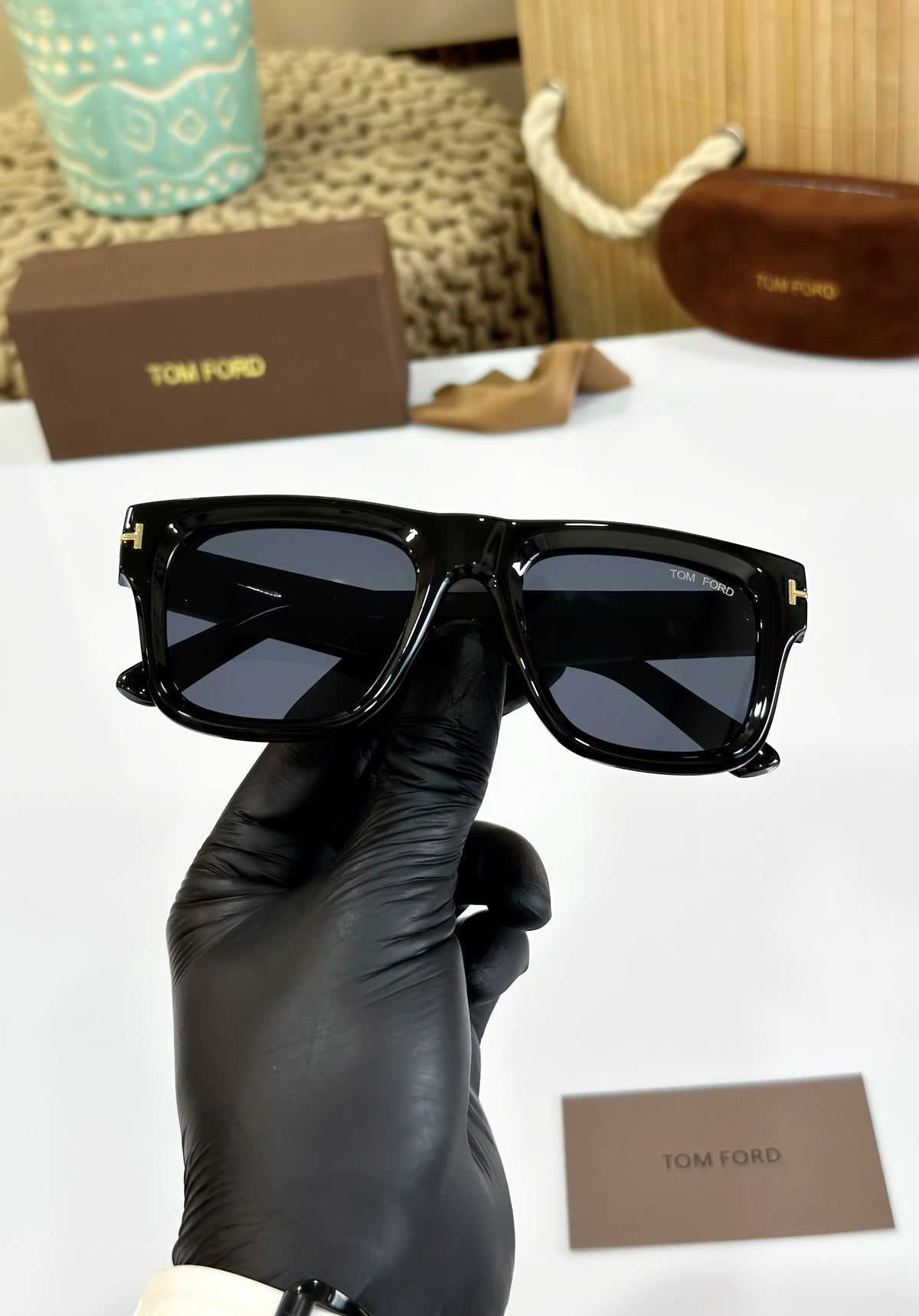 TF 259 GLOSSY BLACK
