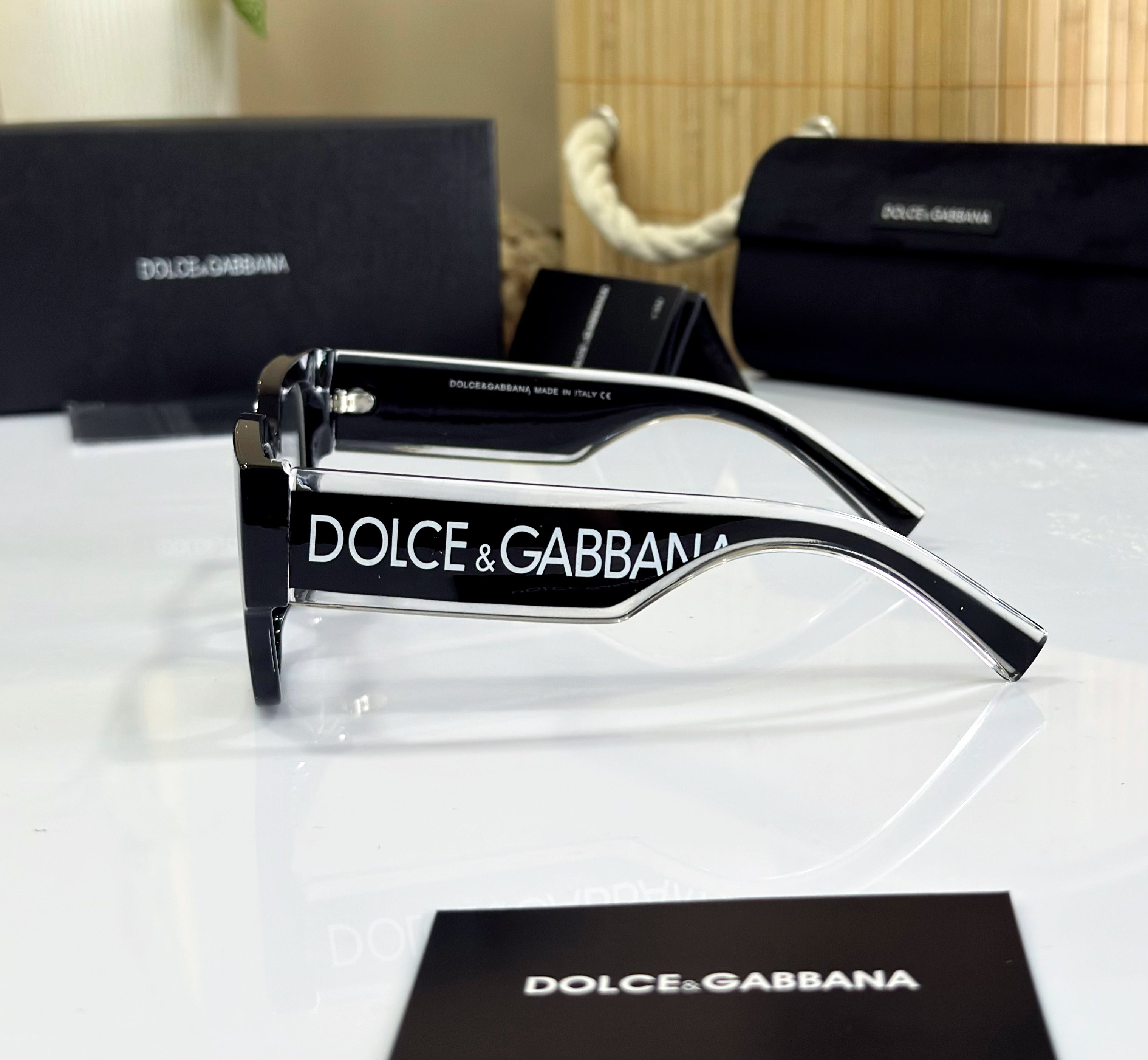 DG BLACK TRANSPARENT