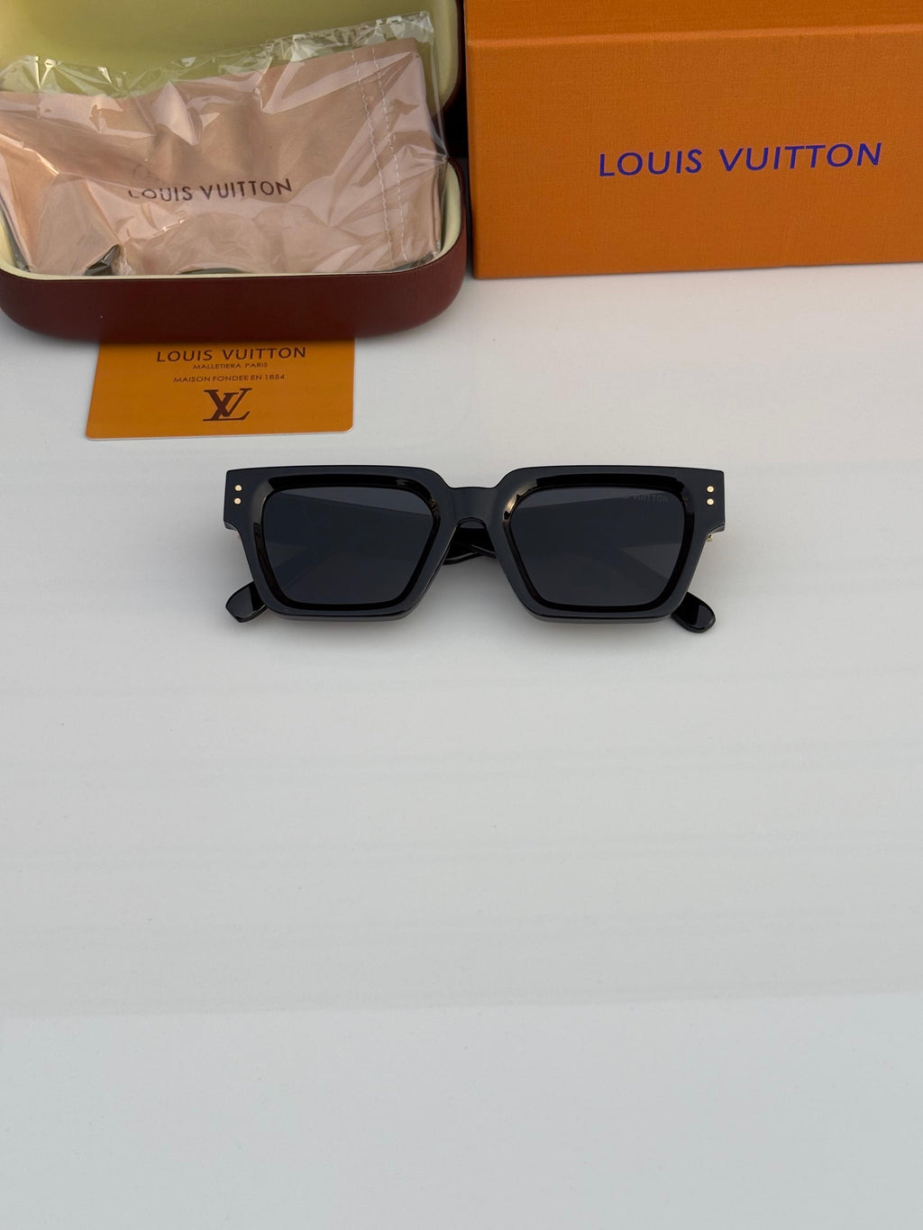 Louis wayfarer glossy black